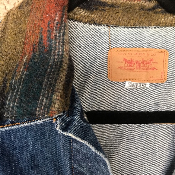 Levi’s - Picture 2 of 4